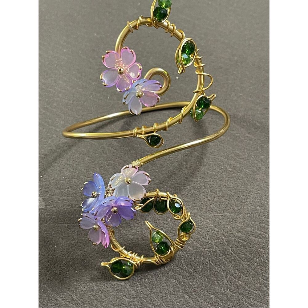 Enchanted adjustable gold tone floral arm cuff whimsical fairy core blossom flow - Picture 3 of 6